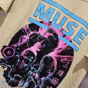 Muse‎ Band 2019 Album Simulation Theory Graphic Mens Medium Yellow Tshirt